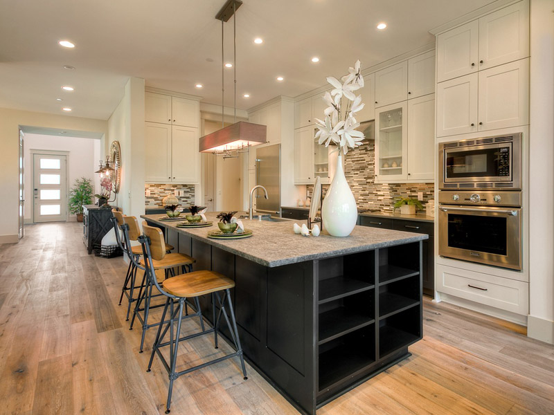 Fresh, Clean Versatility of White G&G